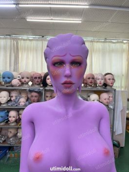Chevaucher Une Poupée Sexuelle Drake Von