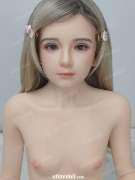 Harmony Baise Une Poupée Sexuelle Synthétique Baisée