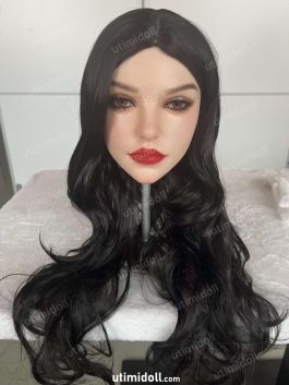 Traité Comme Une Poupée Sexuelle Lucy Porno